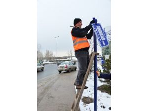 Cumhurbaşkanlığı Sarayı Çevresindeki Bulvar Ve Caddelerin İsim Levhaları Takıldı