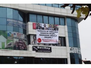 Mhp’li Başkan Şeremet’e Pankart Davası