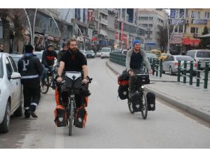İngiltere’den Tokat’a Bisikletle 222 Günde Geldiler
