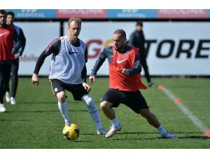 Aslan Burak’sız Çalıştı