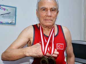 By-passlı Atlet 81 Yaşında 2 Rekor Daha Kırdı