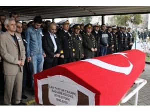 Kamarasında Ölü Bulunan Astsubay Askeri Törenle Son Yolculuğuna Uğurlandı