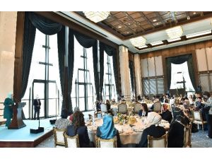 Cumhurbaşkanlığı Sarayı’nda Öğle Yemeği Verdi