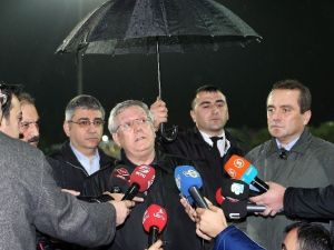 Aziz Yıldırım, Özgür Yankaya’yı Topa Tuttu