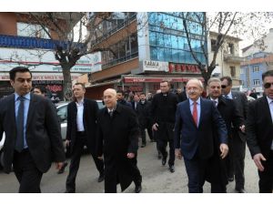 Kılıçdaroğlu Ziyaret Ettiği Berberde Tıraş Oldu