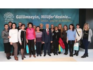 Yabancı Öğretmenler Ebru Yapmayı Öğrendi