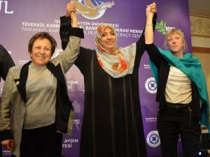 Nobel Ödüllü Aktivistler Kadınlar İçin Harekete Geçti