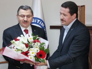 Eğitim Bir-sen’de Devir Teslim Töreni