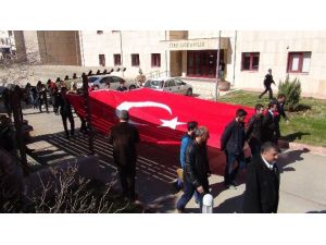 Öğrenciler, Fırat Ve Özgecan İçin Yürüdü