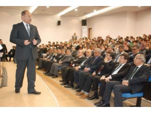 Eski Sağlık Bakanı Akdağ, Gaziantep Üniversitesi’nde Konferans Verdi