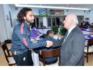 Başkan Futbolcuları Ziyaret Etti