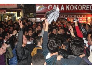 Beşiktaş Taraftarlarından Davullu Zurnalı Kutlama
