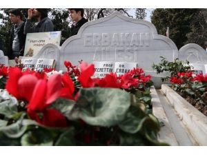 Erbakan Kabri Başında Anıldı