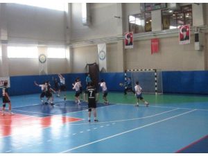 Analig Hentbol Heyecanı Bursa’da Devam Ediyor