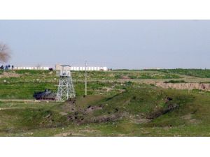 Til Hamis’in İşid’den Kurtarılması Kamışlı’da Havaya Sıkılan Silahlarla Kutlandı