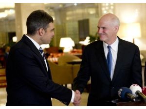Kılıçdaroğlu, Papandreu İle Bir Araya Geldi