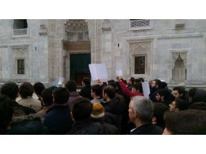 28 Şubat Sabah Namazında Protesto Edildi