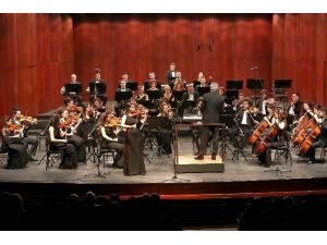 Sesim Bezdüz Ve Senfoni Orkestrası’ndan Müzik Ziyafeti