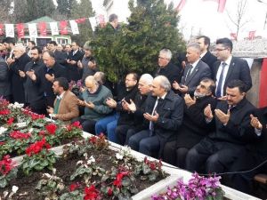 Necmettin Erbakan, Mezarı Başında Anıldı