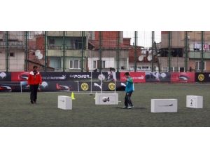 Genç Futbolcular Dortmund Yolcusu