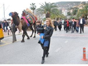 40 Yıl Sonra İlk Kez Deve Güreşleri Heyecanı