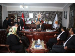 Van Pazar Gününe Kilitlendi