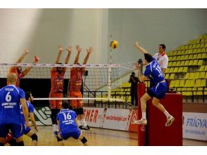 Şahinbey Voleybol Takımı Deplasmanda Galip