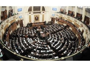 Parlamento Seçimleri Ertelendi