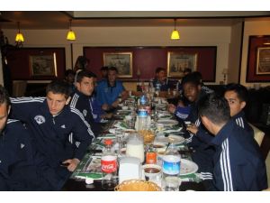 Kasımpaşa’da Kebap Keyfi