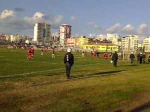 Futbolcular Hakemi Dövdü: 5 Gözaltı