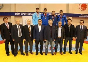 Milli Güreşçi Dedesinin Yolunda