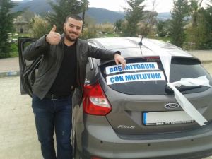 Düğüne Gider Gibi Boşanmaya Gitti
