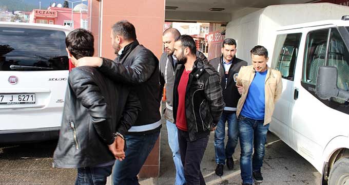 BİBER GAZLI KUYUMCU GASPÇILARI YAKALANDI