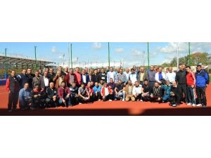 Antalya’da Boks Antrenörlerine Seminer