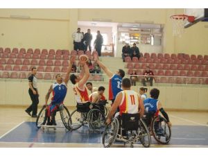Engelli Basketbolcular Play-off’u Garantiledi
