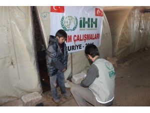 İhh’dan Suriyeli 25 Bin Yetime Giyecek Yardımı