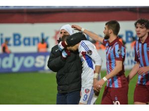 Yıldız Oyuncu Sahayı Ağlayarak Terk Etti !