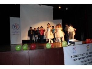 Savaşın Acılarını Unutmaya Çalışıyorlar