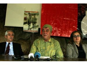 Milletvekili Aday Adayı, Yırtık Çorap Ve Kıyafetlerle Çanakkale Ruhunu Hatırlattı