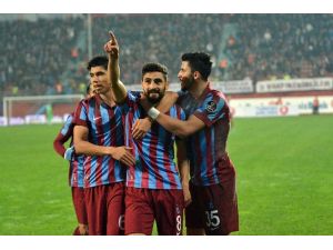 Hem Atıyor Hem Attırıyor