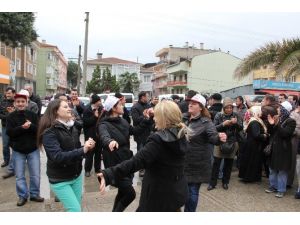 (Özel Haber) İşten Çıkarılan Kafkas İşçileri Göbek Atarak Eylem Yaptı
