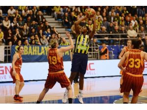 Derbide Gülen Taraf Fenerbahçe