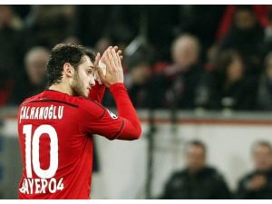 Leverkusen Hakan’la Güldü