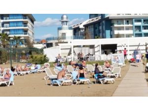 Rus Ve İngiliz Turist Sayısı Düştü