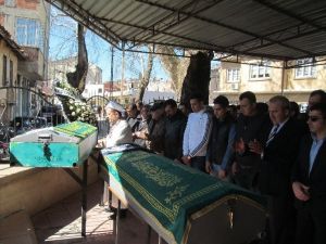 Sobadan Zehirlenen Çift Toprağa Verildi