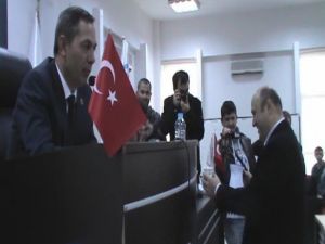 Chp’li Üyeden Çay Servisi