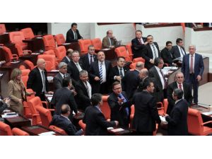 Mhp’li Vekile Meclis’ten Çıkma Cezası