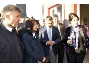 Pervin Buldan’dan Grevdeki İşçilere Destek