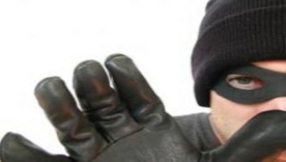 AKÜ HIRSIZLARI TUTUKLANDI