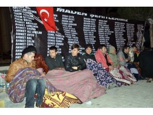 Somalı Maden İşçilerinin Oturma Eylemi Sürüyor